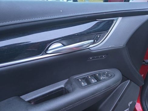 Certified 2024 Cadillac XT5 Premium Luxury image 11