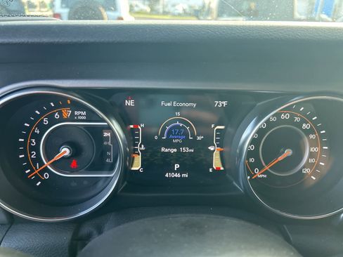 Used 2021 Jeep Gladiator Sport image 35