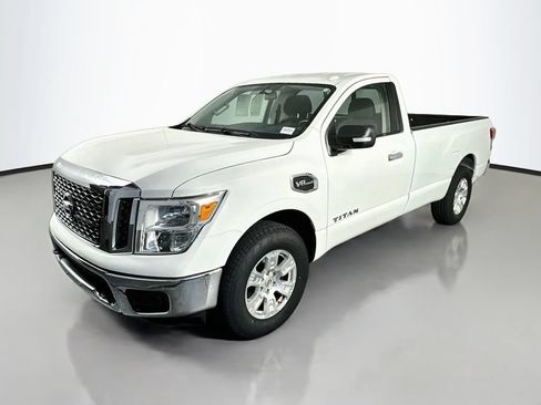 Used 2017 Nissan Titan SV AWD/4WD image 3