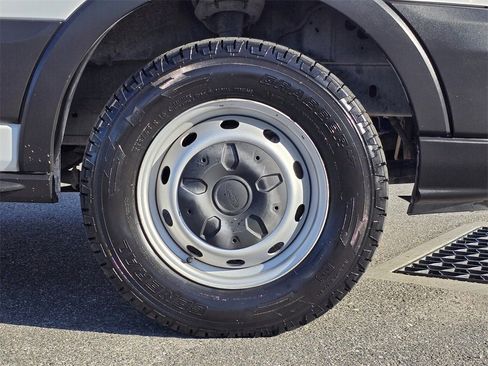 Used 2019 Ford Transit 250 148 High Roof image 12