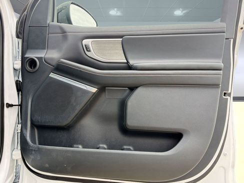 Certified 2025 Ford Expedition Max Platinum image 26