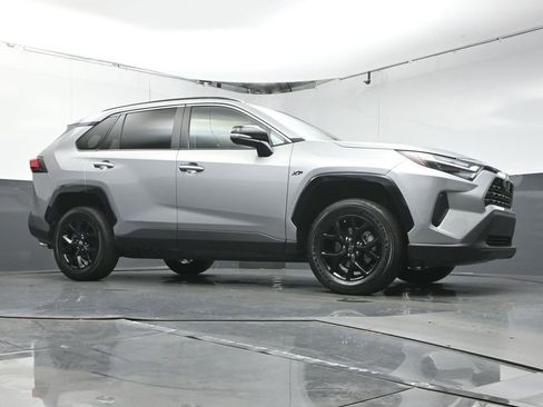 Used 2022 Toyota RAV4 XLE image 31
