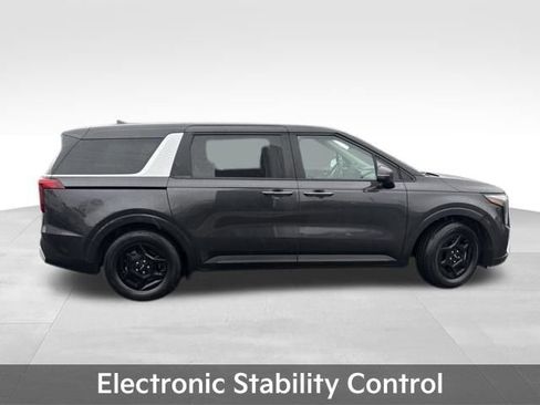 Used 2025 Kia Carnival LX image 9