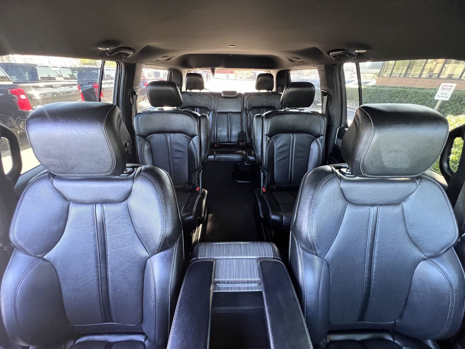 Used 2024 Jeep Wagoneer Series II AWD/4WD image 30