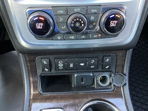 Used 2016 GMC Acadia SLT w/ Open Road Package FWD image 21