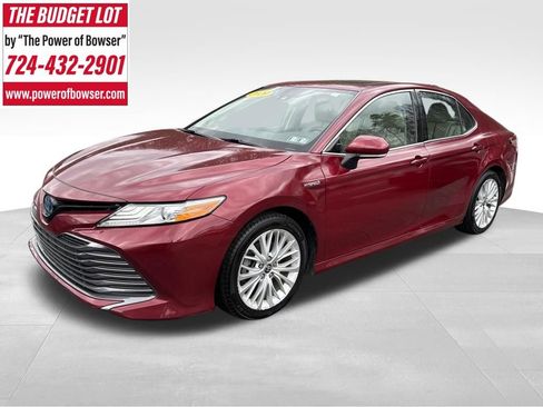 Used 2020 Toyota Camry XLE w/ Sunroof Package image 1