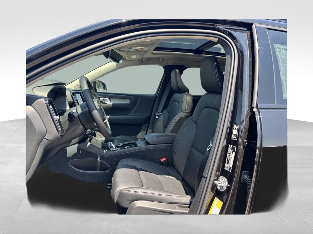 New 2026 Volvo XC40 B5 Plus w/ Protection Package Premier AWD/4WD image 15