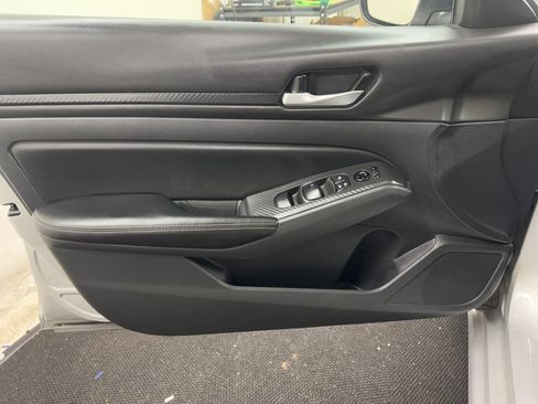 Used 2024 Nissan Altima 2.5 SV image 14