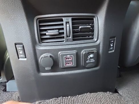 Used 2023 Nissan Titan PRO-4X w/ Pro-4x Convenience Package AWD/4WD image 24