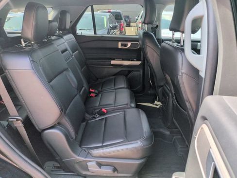 Certified 2023 Ford Explorer XLT w/ Equipment Group 202A AWD/4WD image 18