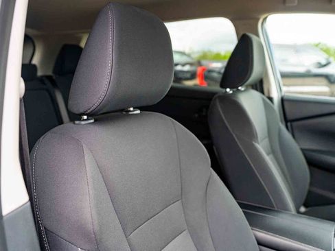 Used 2024 Nissan Rogue S FWD image 28