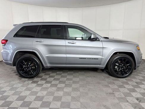 Used 2019 Jeep Grand Cherokee Altitude image 8