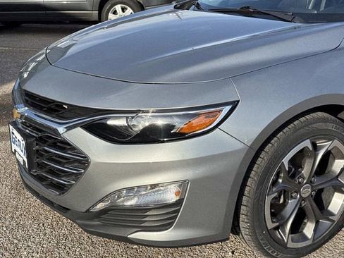 Used 2024 Chevrolet Malibu LT FWD image 2