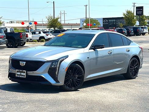 Used 2025 Cadillac CT5 Premium Luxury w/ LPO, ONYX Package AWD/4WD image 2