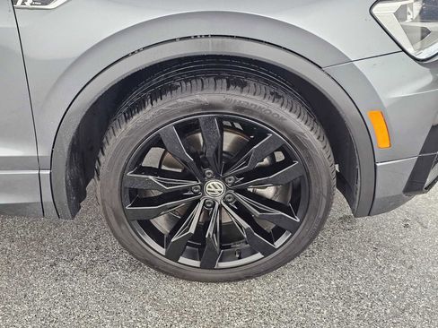 Used 2021 Volkswagen Tiguan SE R-Line image 9