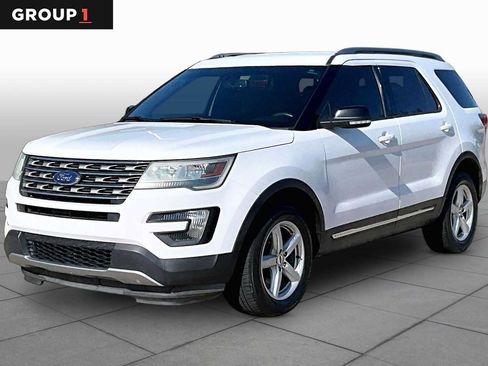 Used 2016 Ford Explorer XLT w/ Equipment Group 201A AWD/4WD image 1