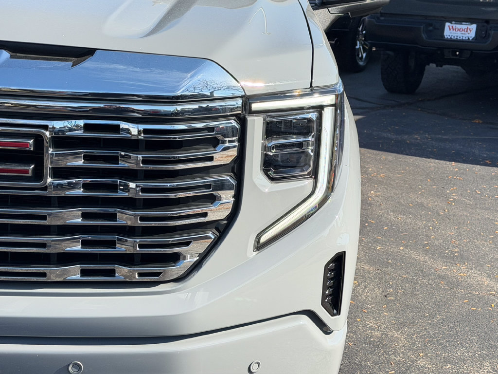 Used 2024 GMC Sierra 1500 Denali AWD/4WD image 21