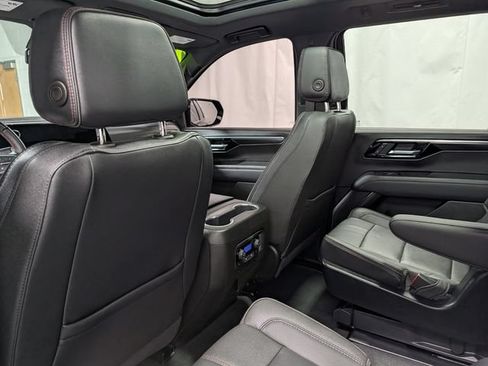 Used 2025 Chevrolet Tahoe RST w/ Comfort Package AWD/4WD image 14