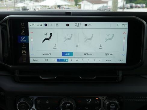 New 2025 Jeep Gladiator Mojave w/ Convenience Group image 21