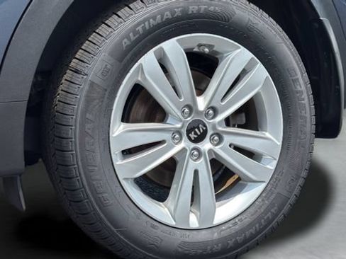 Used 2017 Kia Sportage LX AWD/4WD image 16