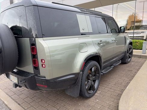 Used 2024 Land Rover Defender 130 X-Dynamic SE AWD/4WD image 6