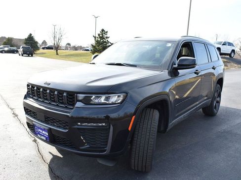 New 2026 Jeep Grand Cherokee L Limited w/ Limited Altitude Package image 8