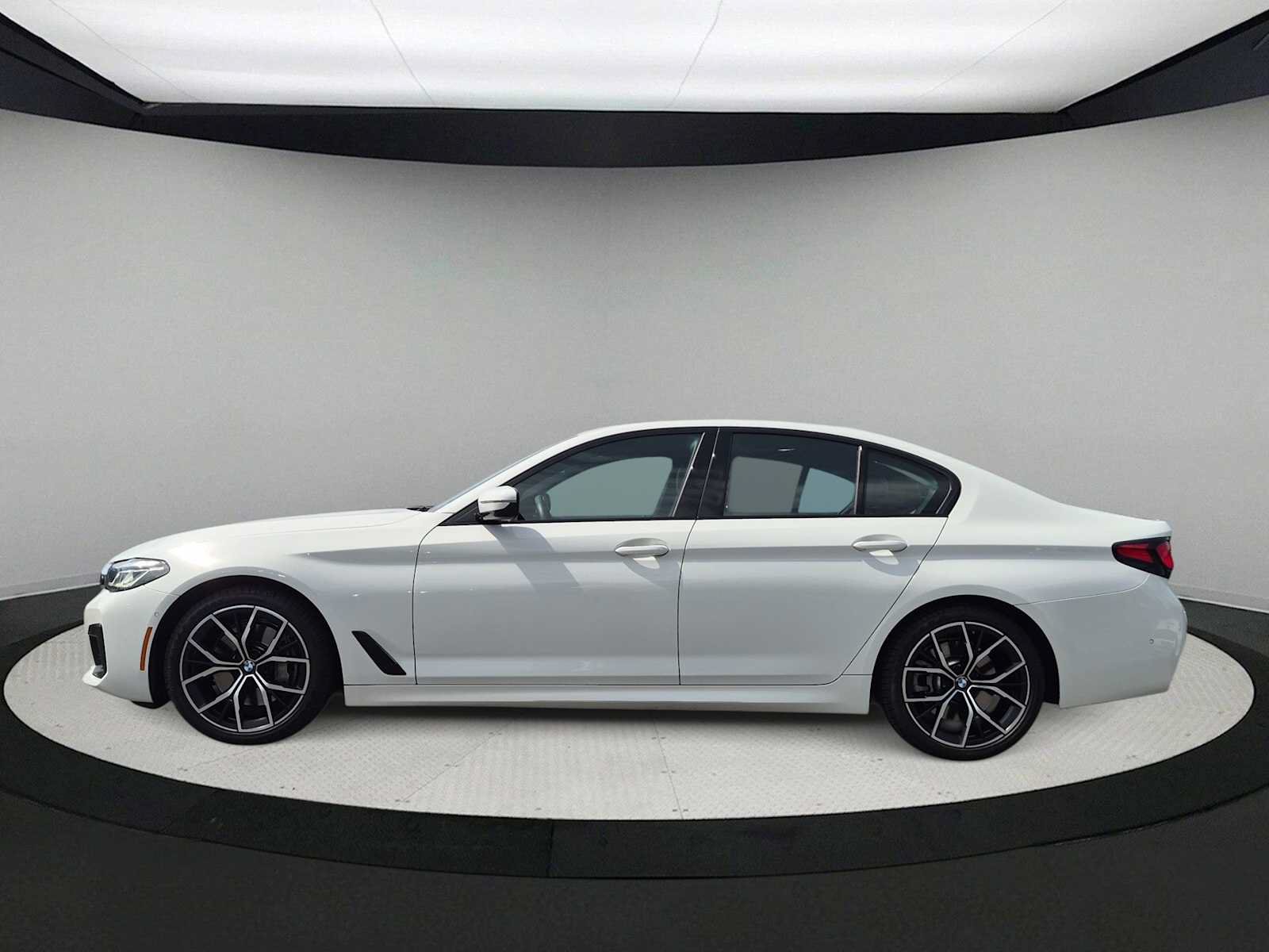 Used 2022 BMW 540i xDrive w/ M Sport Package AWD/4WD image 5