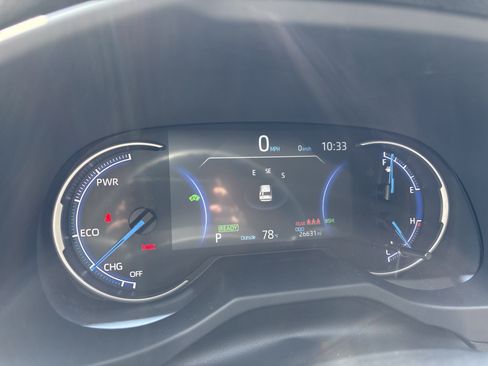 Used 2025 Toyota RAV4 XLE AWD/4WD image 17
