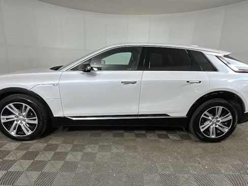 Used 2024 Cadillac Lyriq Tech AWD/4WD image 6