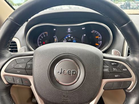 Used 2015 Jeep Grand Cherokee Laredo w/ Quick Order Package 23E RWD image 16