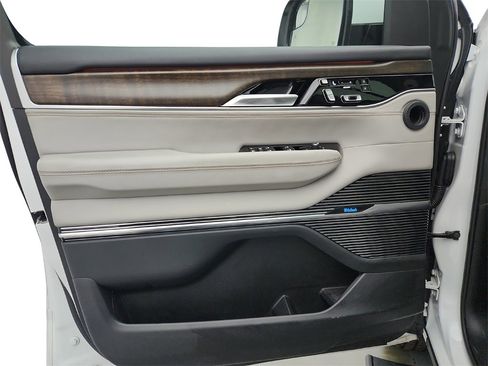 Used 2022 Jeep Grand Wagoneer Series II w/ Convenience Group III image 22