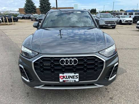 Used 2023 Audi Q5 2.0T Premium w/ Convenience Package AWD/4WD image 4