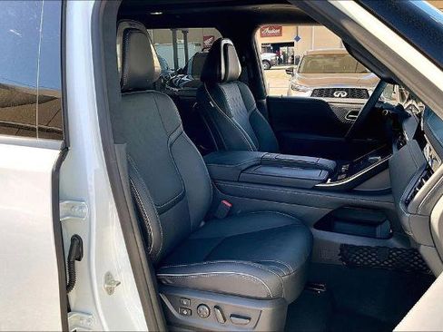 Certified 2026 INFINITI QX80 Autograph w/ Premium Cargo Package AWD/4WD image 12