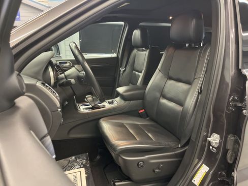 Used 2021 Jeep Grand Cherokee Limited image 12