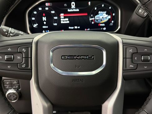 Used 2026 GMC Sierra 3500 Denali w/ Technology Package image 22