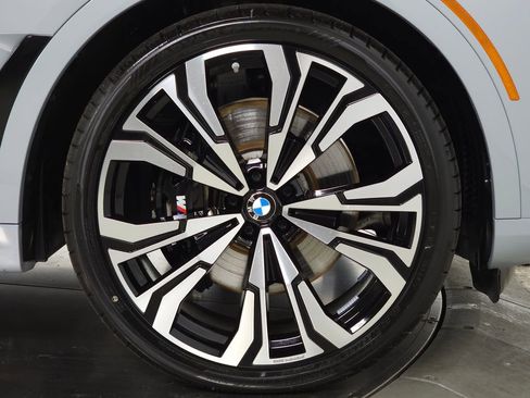 Used 2024 BMW X7 M60i w/ Executive Package AWD/4WD image 15