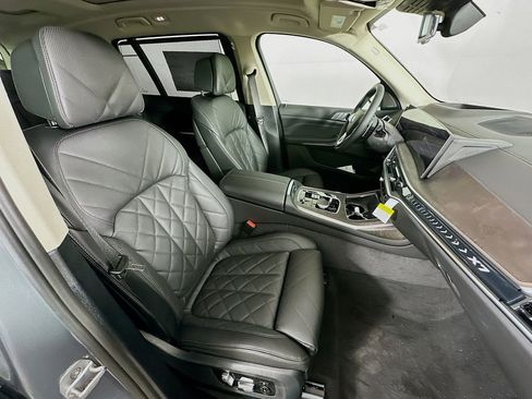Used 2026 BMW X7 xDrive40i AWD/4WD image 35