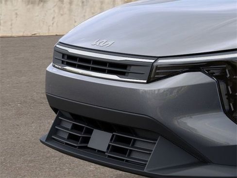 New 2025 Kia K4 LXS image 13