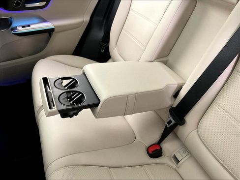 Certified 2026 Mercedes-Benz GLC 300 4MATIC image 36