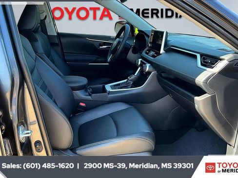 Used 2024 Toyota RAV4 XLE Premium image 6