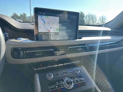 Used 2020 Lincoln Aviator Reserve w/ Equipment Group 202A image 9