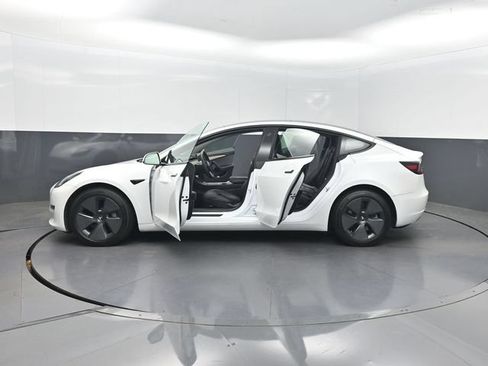 Used 2023 Tesla Model 3 Standard Range RWD image 34