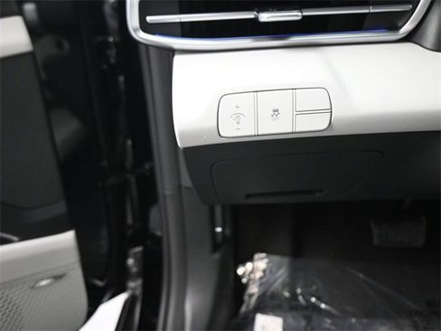 New 2026 Hyundai Elantra Limited image 17