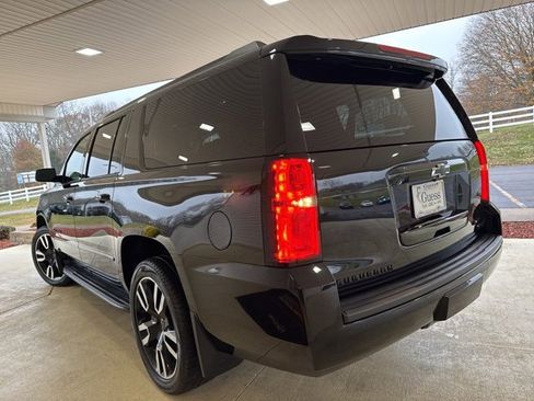 Used 2019 Chevrolet Suburban Premier image 9