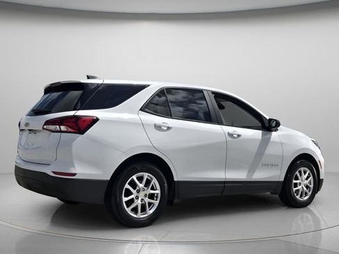 Used 2022 Chevrolet Equinox LS image 6