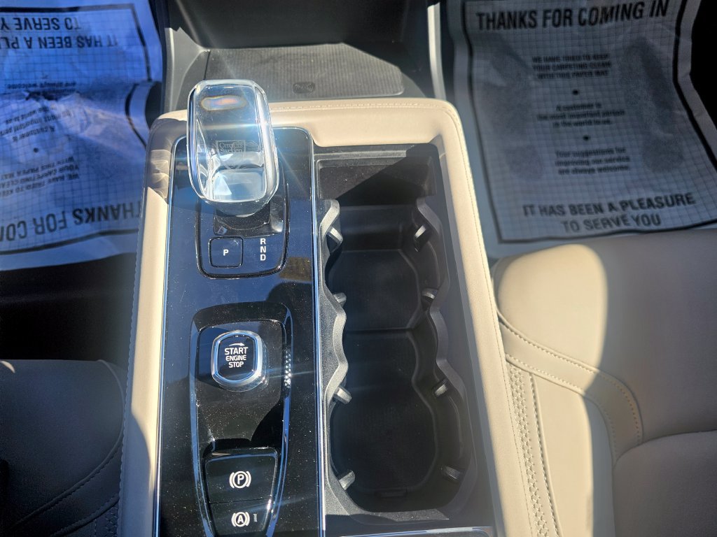 Certified 2025 Volvo XC90 B5 Plus AWD/4WD image 47