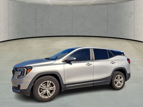 Used 2022 GMC Terrain SLE image 9