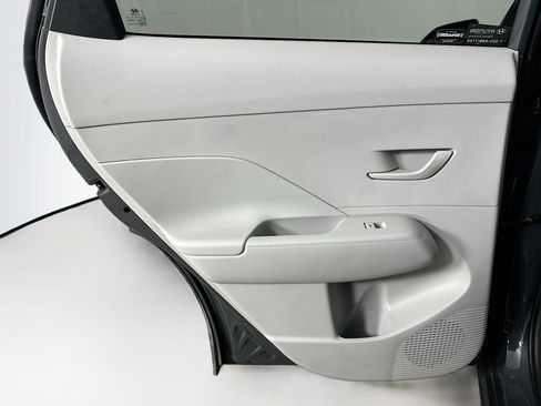 Used 2025 Hyundai Kona SEL FWD image 25