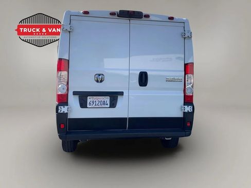 Used 2025 RAM ProMaster 2500 w/ Convenience Group FWD image 5