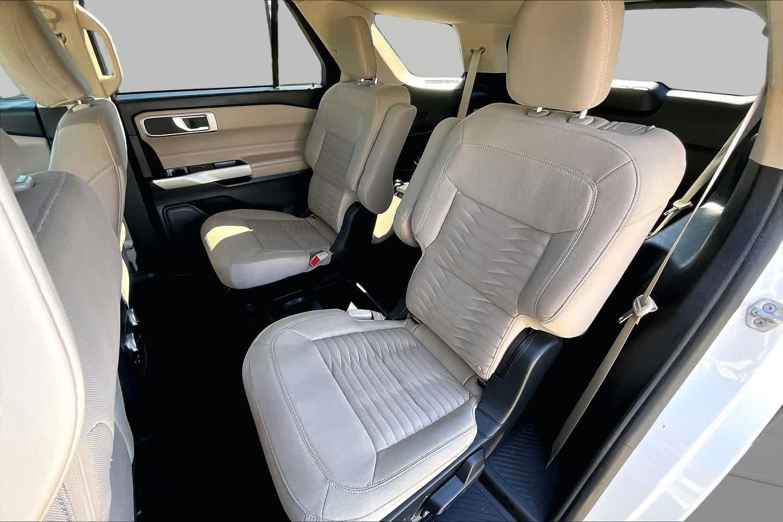 Used 2021 Ford Explorer XLT RWD image 18